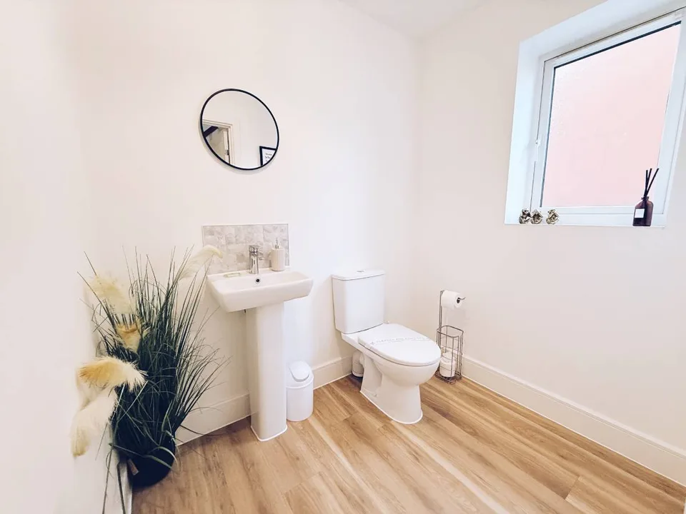 4-Bed Home for Contractors & Relocation | Sleeps 8