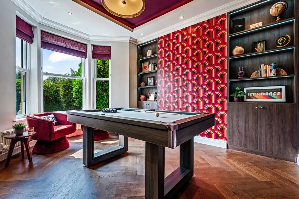 8-Bed Contractor Stay | 9 Bathrooms, Games Room & Parking